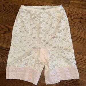Vintage 50s or 60s cream & pink floral elastic girdle